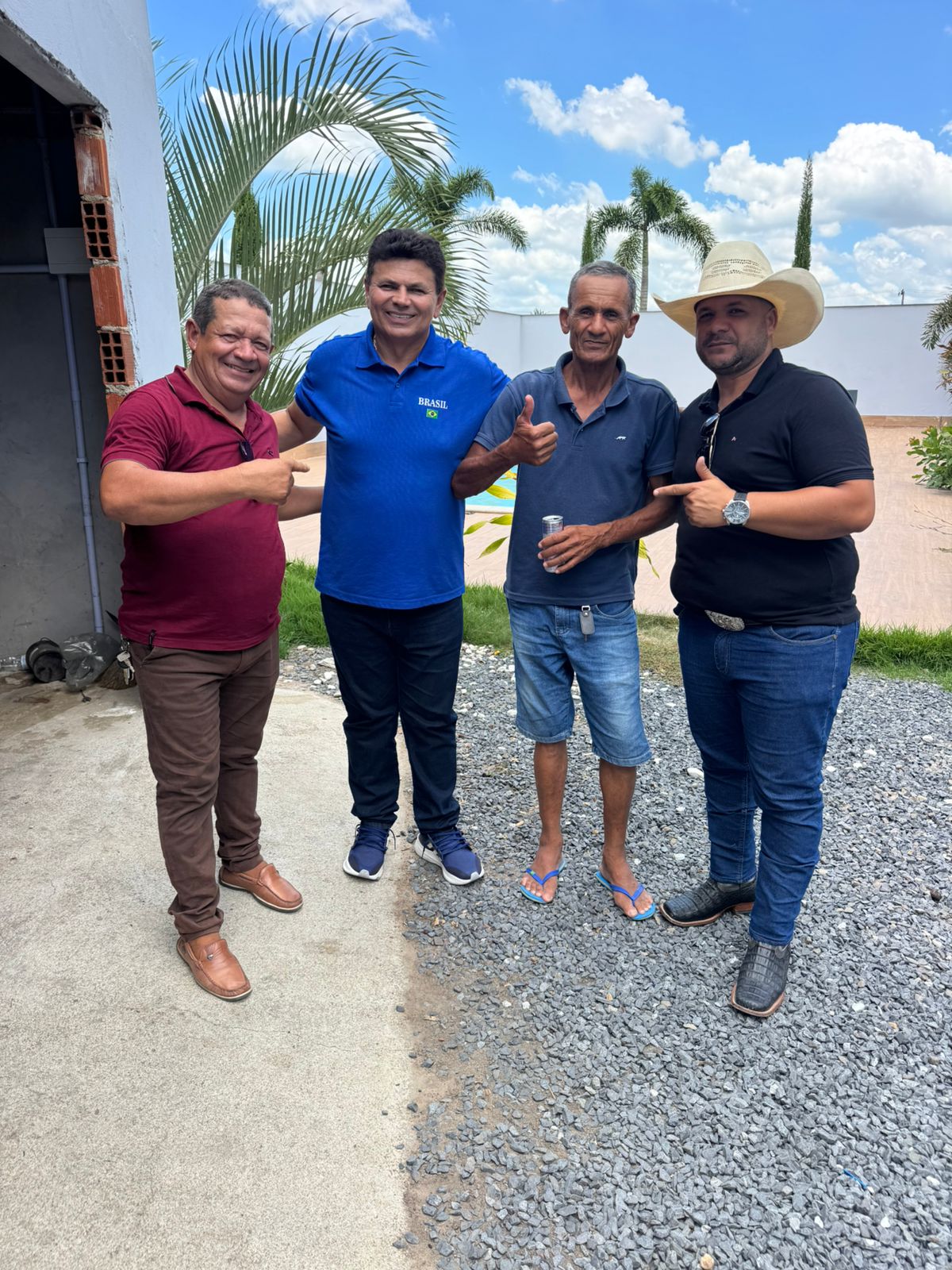 O Prefeito lincenciado de Itabaiana e pré Canidato a governador de Sergipe vista  Binho do Chapéu Branco no Campestre em Riachão do Dantas