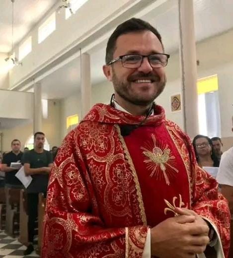 Com a saída de Padre Wagner Batista, assumirá padre Edvaldo Andrade, na Paróquia Nossa Senhora do Amparo,em Riachão do Dantas